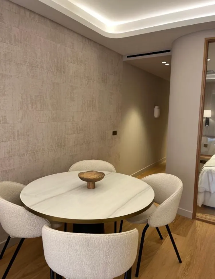 Suite vue mer Monaco - Aménagement intérieur contemporain Côte d'Azur par Décors Pariss